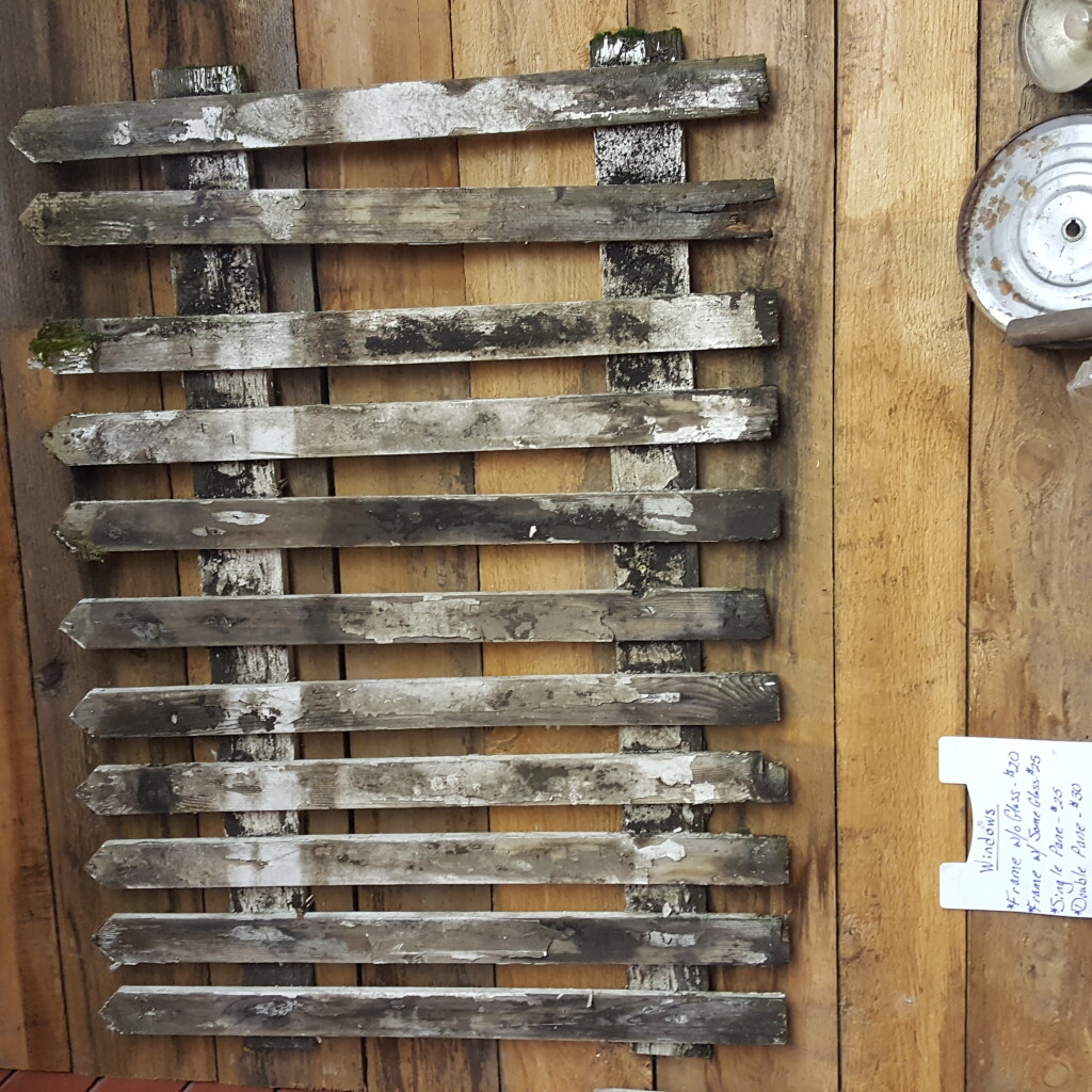 Vintage Picket Fencing (shabby chic) (per lineal foot) The Prairie Barn
